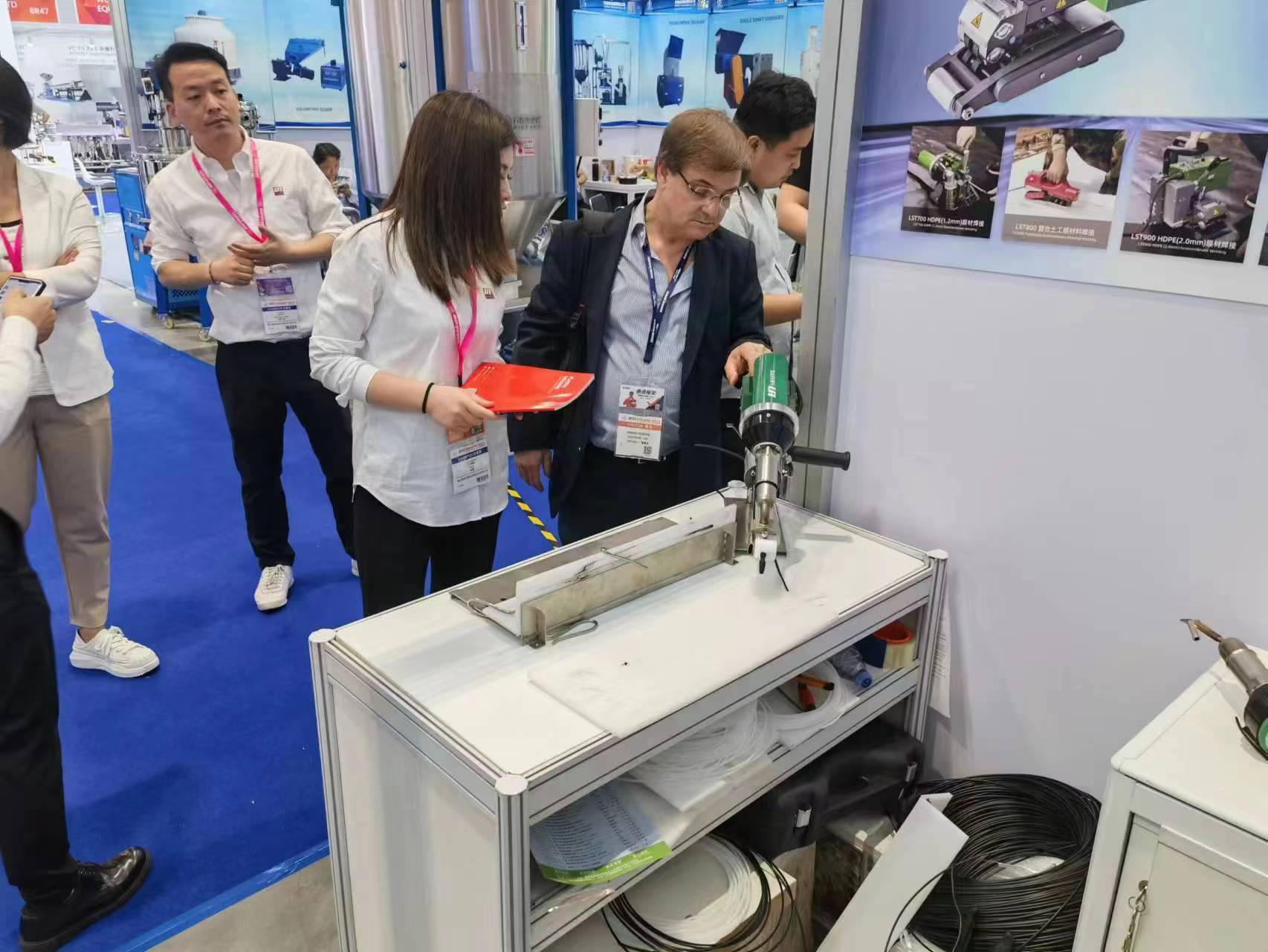 2941b0ea8362d4ef69dd5fbac3faaad