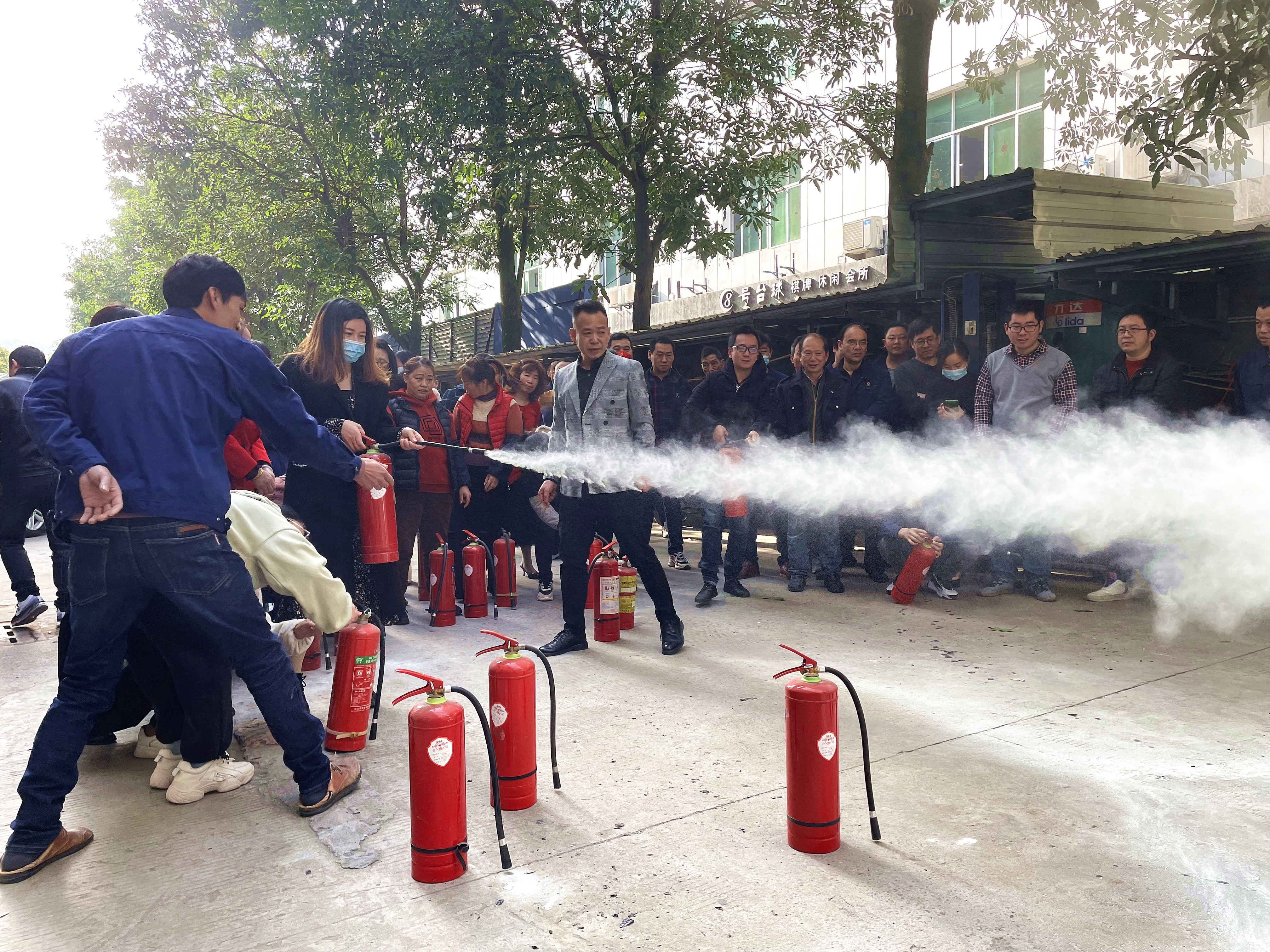 “落實(shí)安全責(zé)任，共筑安全屏障”萊斯特開展3月消防演練活動